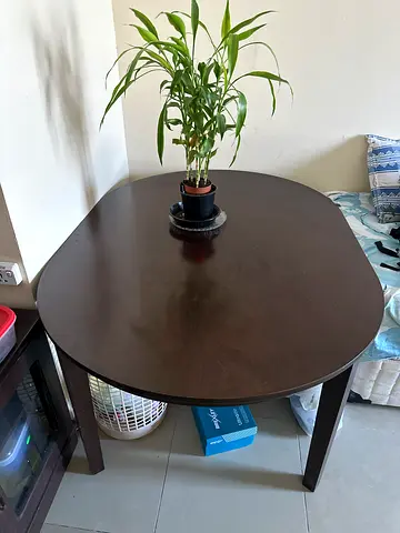 Stylish oval shape Dining Table. Very heavy duty material.