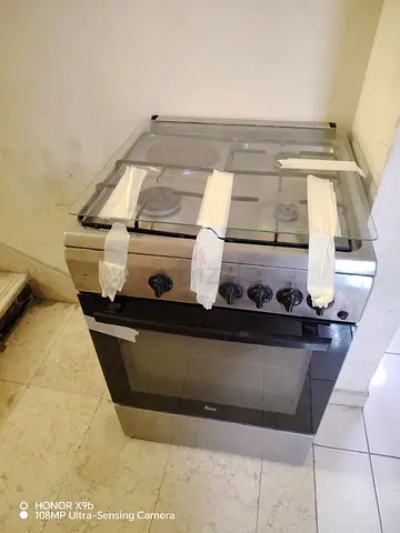Four Burner Gas Stove with Oven - Great Condition