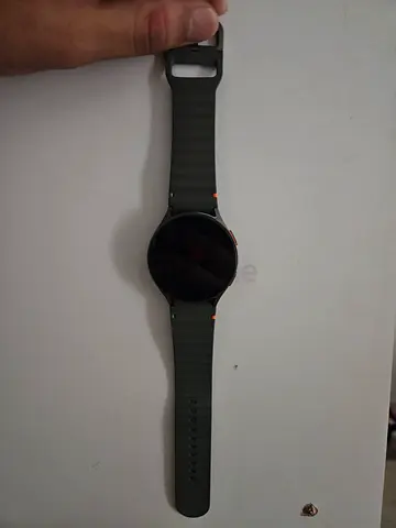 Samsung Galaxy Watch 7 - opened and Sleek Design!