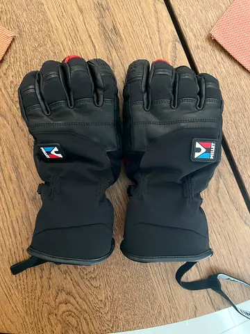 High-Performance Millet Ski Gloves - Great for Cold Weather size M-8.5