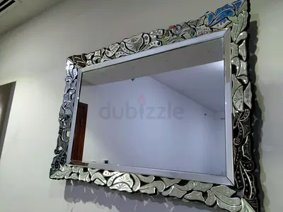 Elegant Decorative Mirror with Intricate Frame