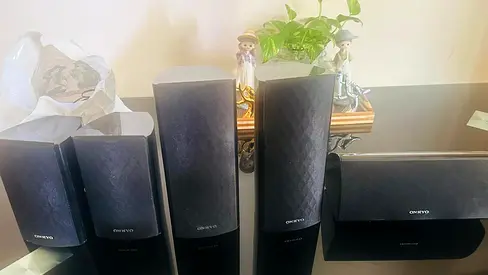 Onkyo speakers for sale (5 NOS) and one subwoofer