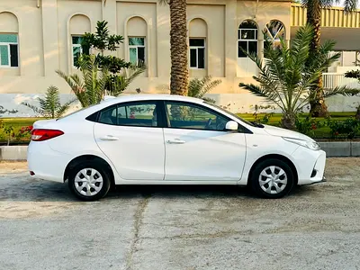 2021 Toyota YARIS — миниатюра 2