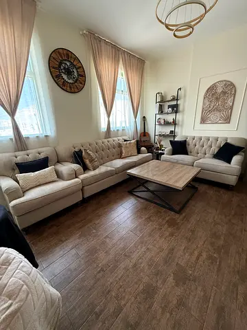 7 Seater Sofa Set – HomeBox | Very Good Condition