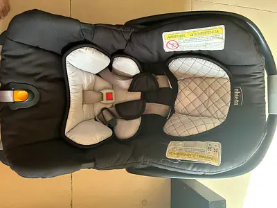 Gently Used Infant Car Seat for Safe Travels