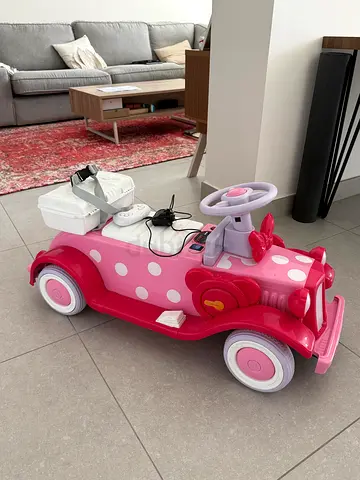 Minnie Mouse Ride-on Car for kids