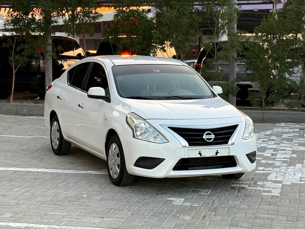 Nissan Sunny 2022 — photo 1 of 14