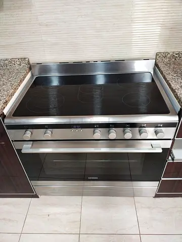 Siemens New Model 5 Zone Full Electric Ceramic Cooker Range. 90cm