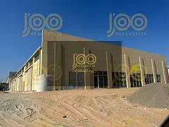 Warehouse for rent in Umm Al Quwain Industrial Area, featuring a spacious area of ​​2850 sq ft, 