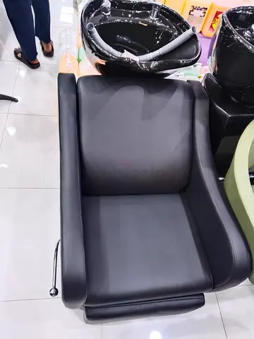 Stylish Black Salon Chair for Sale