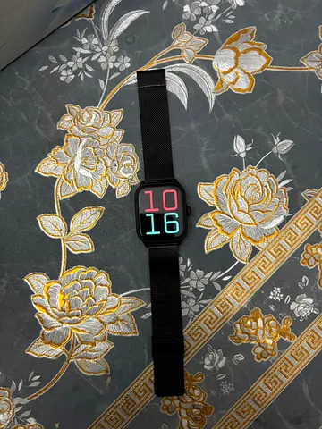 Stylish Smart Watch with Mesh Band