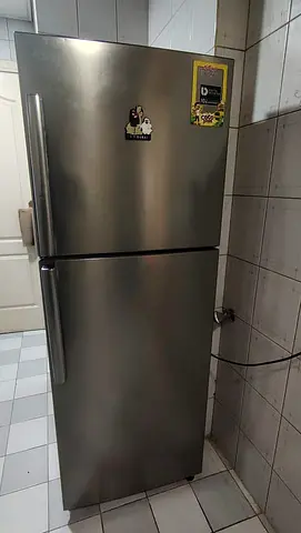 Barely used Samsung refrigerator with a 375-liter. just 6 months old and in excellent condition
