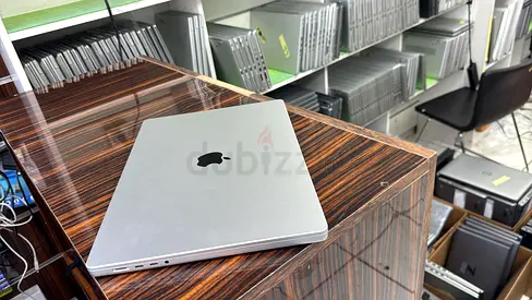 Macbook Pro A2485 M1 pro 16/1tb 16 INCHES