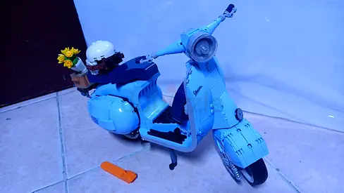 LEGO 10298 Icons Vespa 125 Scooter