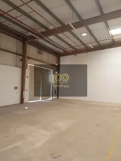 Warehouse for rent in Umm Al Thu'ub area, suitable for food products and various commercial uses
