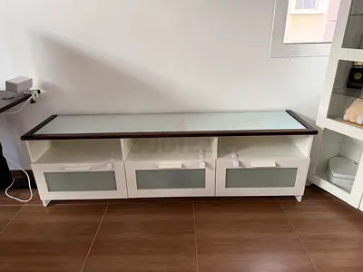 Cabinet under tv