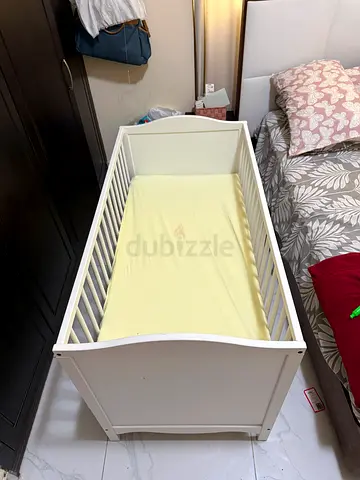 Essential Baby Crib for Comfortable Sleep