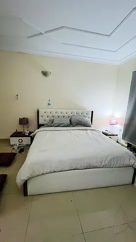 Bed room