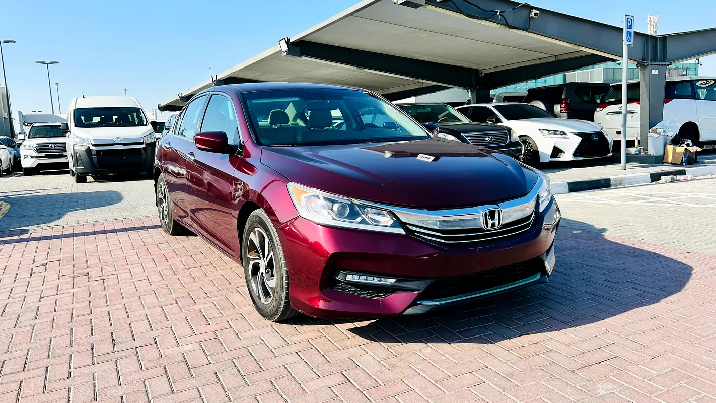 Honda Accord 2016 — photo 1 of 17