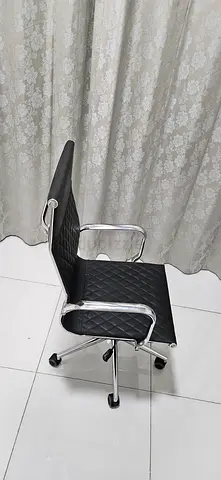 Chair for sale 150 dhs