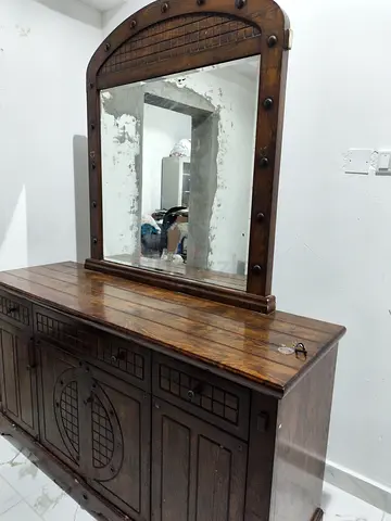 Dressing table