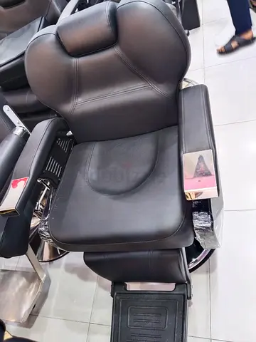 Luxury Spa Recliner Chair in Sleek Black