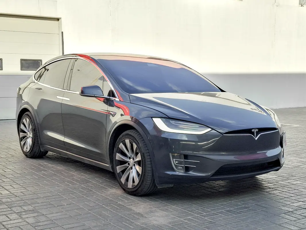 Tesla Model X 2020 — photo 1 of 14