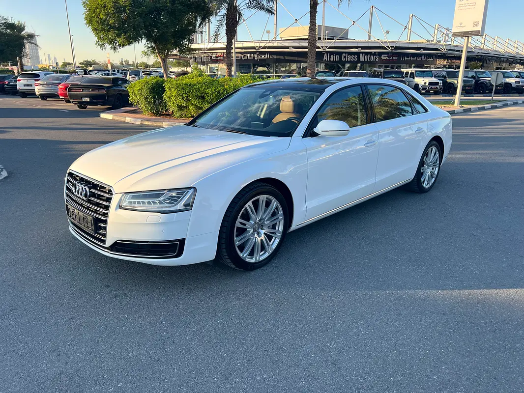 Audi A8 2015 — photo 1 of 20