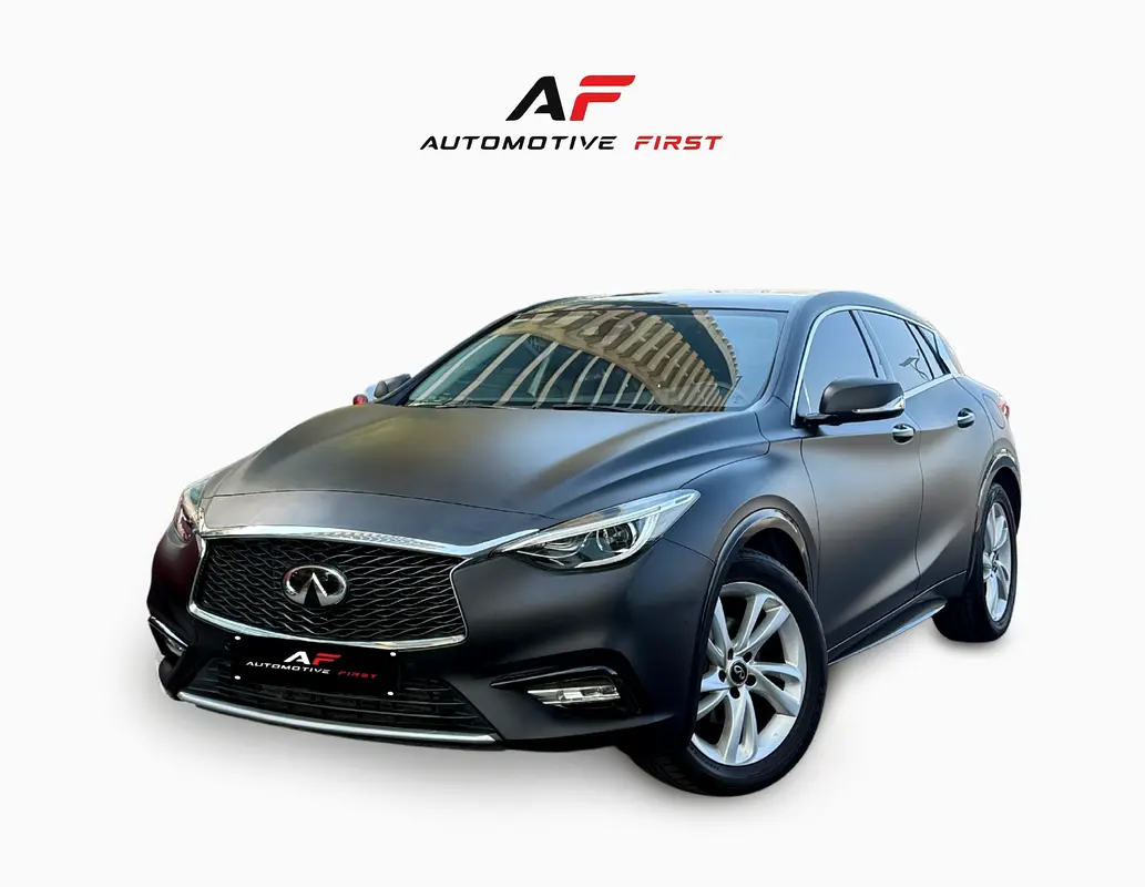 Infiniti Q30 2017 — photo 1 of 16