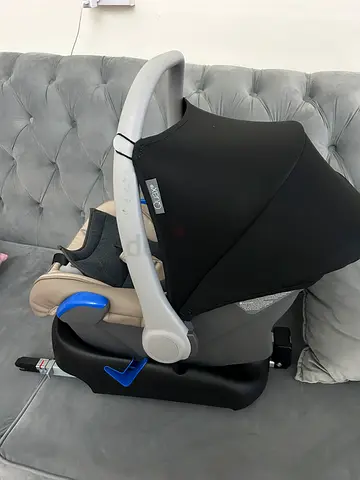 Lightly Used Infant Quax Car Seat for Sale