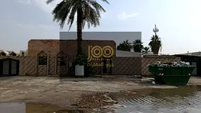 A spacious traditional Arabic house, ideal for family accommodation or labor housing, 8 room