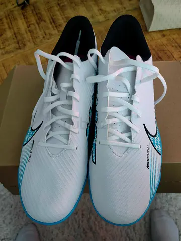 Nike Mercurial Soccer - Vapor 15 Club TF  
Size: US 10.5 / EUR 44.5