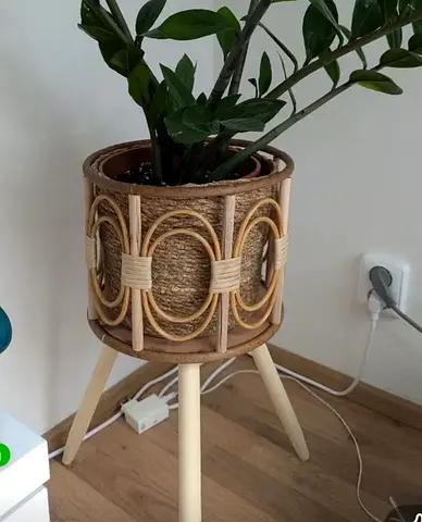 Chic Wooden Plant Stand