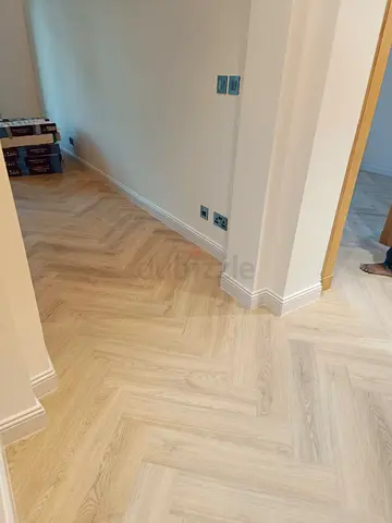 Elegant Herringbone Flooring for Modern Homes
