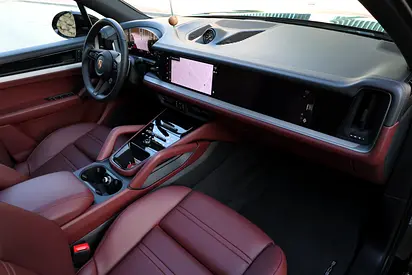 2024 Porsche CAYENNE thumbnail 17