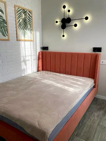 Customised Brand New Luxury High Quality Beds in Velvet Fabric, Linen Fabric, Cat fabric