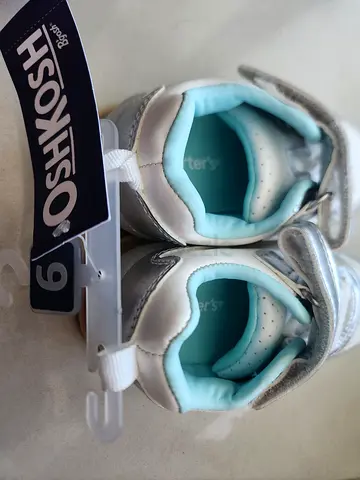 Carters toddlers shoes size US 6