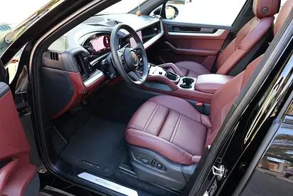 2024 Porsche CAYENNE thumbnail 12