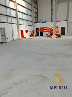 Spacious Warehouse for Rent in Umm Al Thuoob