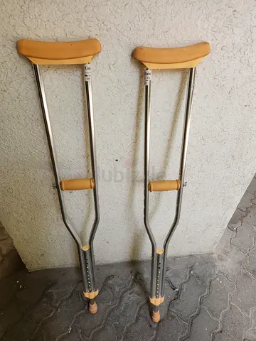 Adult crutches for free Fully adjustable to any height