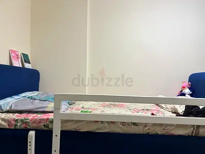Bed and almirah