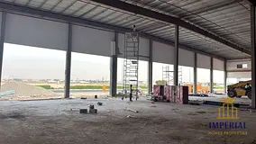 A 75,000 sq ft showroom in Umm Al Thu'ub is available for rent.