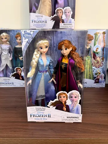 Disney Store Doll Anna and Elsa Frozen 2