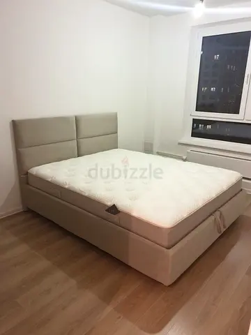 Comfortable Queen size Bed with Hadraulic storage