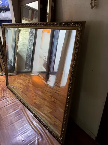 مراة كبيرة للبيع بسعر مغري جدا