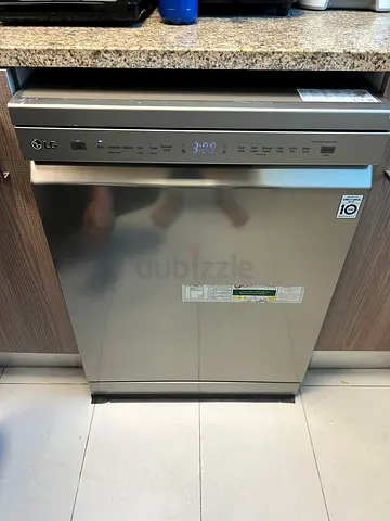 LG 8 Prograams 14 Places free standing Dishwasher Inverter Direct Drive Silver DFB512FP