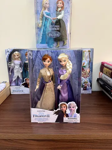 Disney store doll Frozen Anna and Elsa 2019