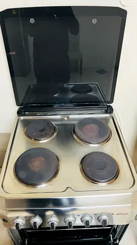 Electric stove Well-Maintained