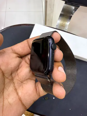 Apple Watch Series 9 45mm - Excellent Condition