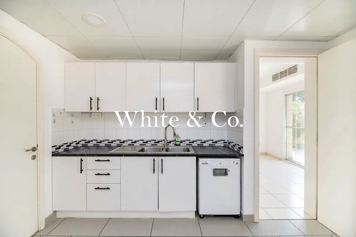 Lake View | Kitchen Upgraded | Maintained